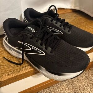 Women’s Brooks Running shoes Gylcerin 21 gts Size 11D Wide